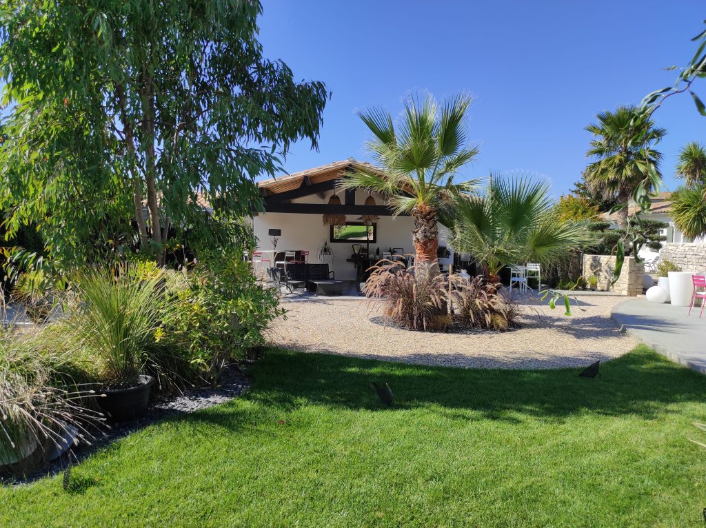 Création d'un jardin méditerranéen pour un hôtel